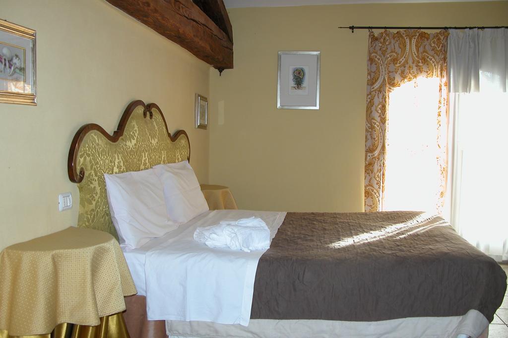 Agriturismo L'Angelina Βίλα Αλφονσίνε Δωμάτιο φωτογραφία